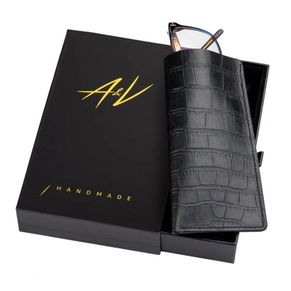 Luxury Calfskin Glasses Case – Alligator‑Style Texture - Shabby Black - Picture 2 of 3